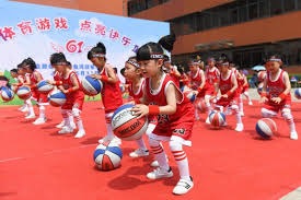 东契奇再次上演魔法时刻，绝境出手三分命中。